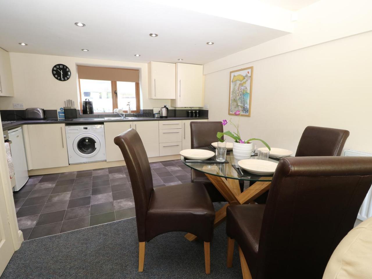 헵덴브릿지 Hove Wood View 빌라 외부 사진